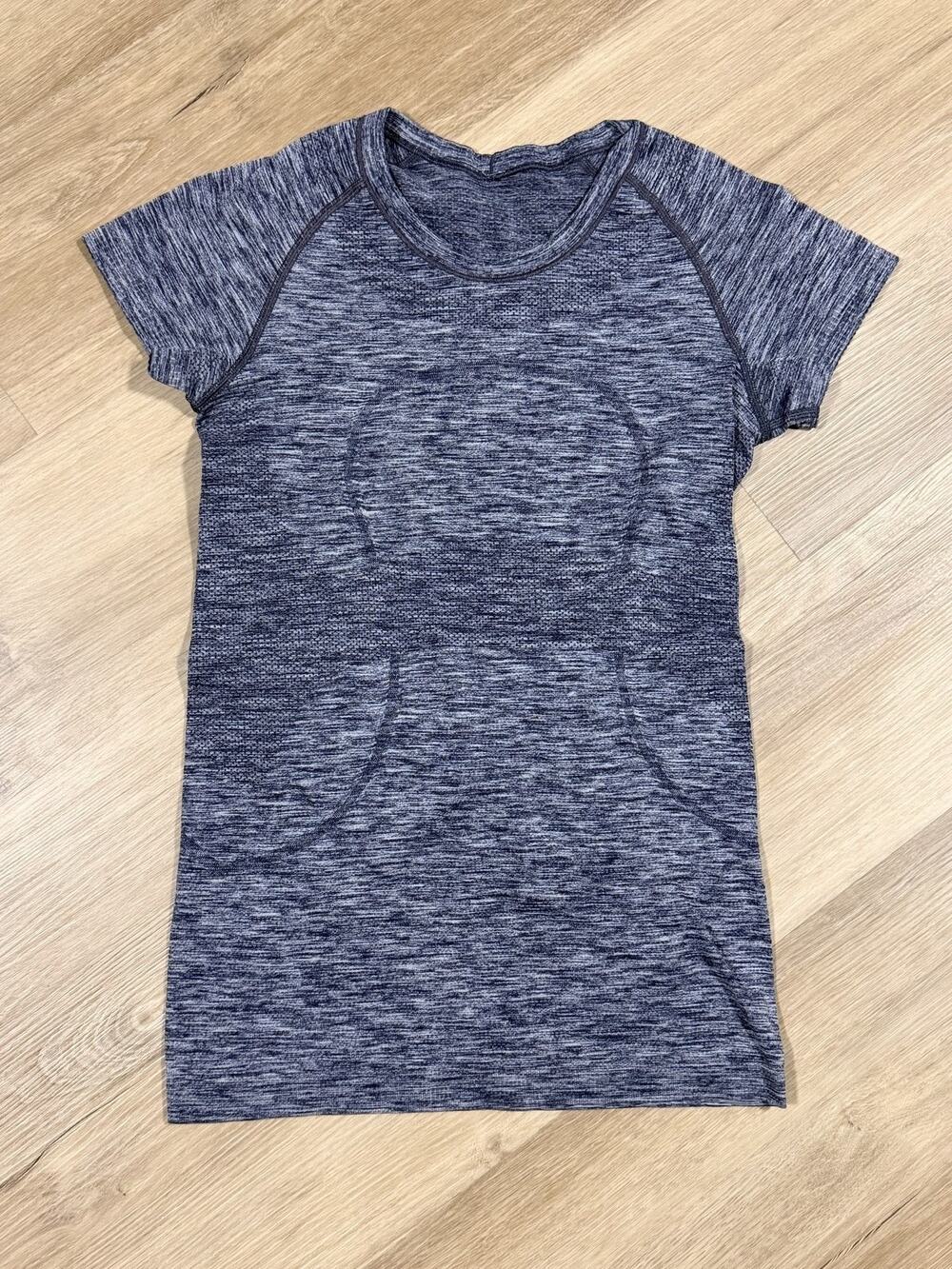Lululemon Swiftly Tech Short Sleeve Tee Womens Size 6 Heathered Grey